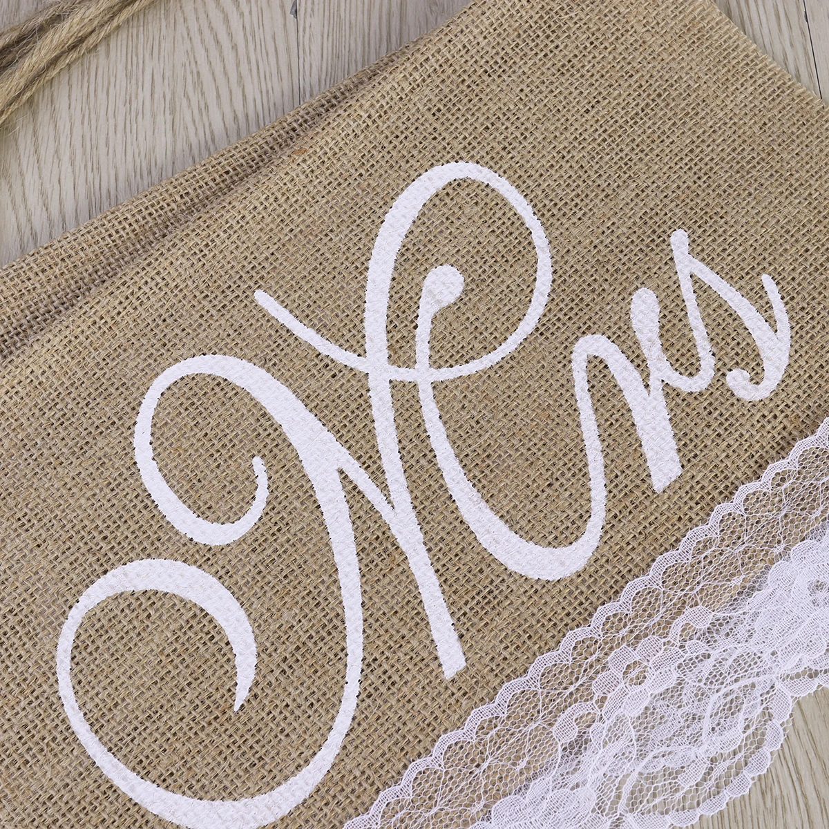 

2Pcs Chair Flags Mr Mrs Wedding Signs Rustic Burlap Bride Groom Decor Quality Keepsake Photo Props Engagement Anniversary Party