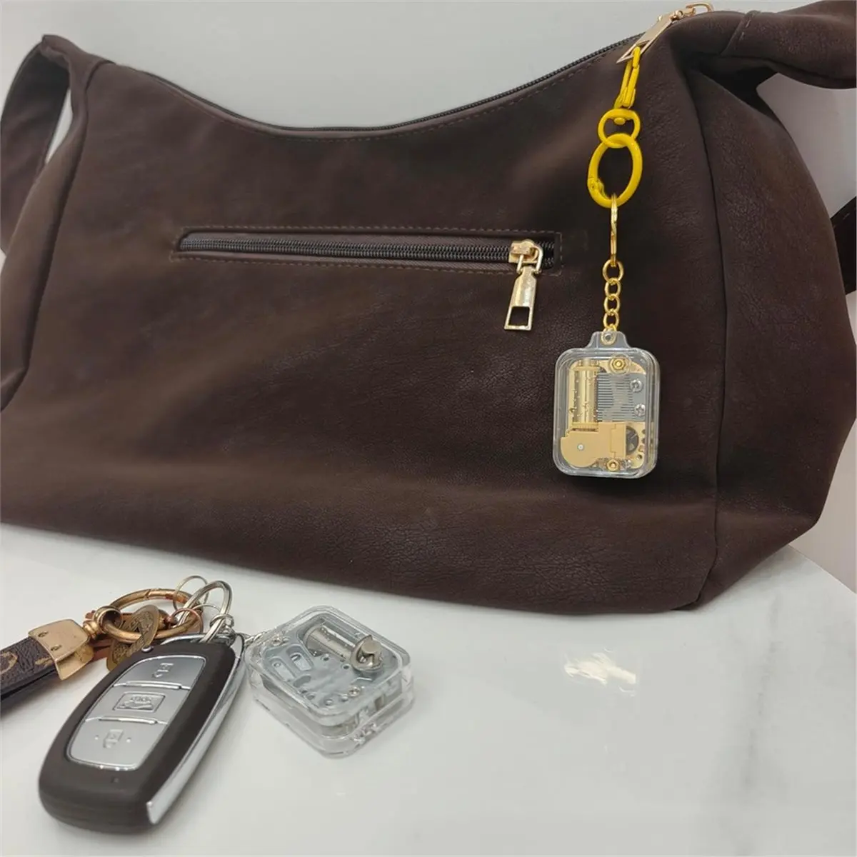 828 Mega Sale 1set/2pcs Music Box Keychain, 1 Gold and 1 Transparent Acrylic Mini Winding Music Keychain Gift with Song