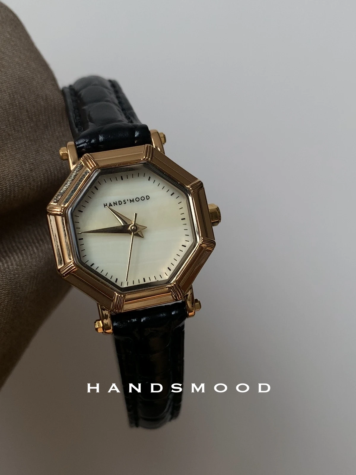 

Elegant ladies' watchoctagonal dialfashionable and elegant,highend leatherversatile ladies' quartz watch, ladies' high-end watch