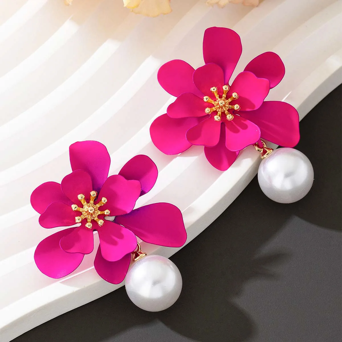 

Romantic Flower Stud Earrings for Women Pearl Tassel Retro Temperament Ear Accessories Holiday Party Gift OL Fashion Jewelry