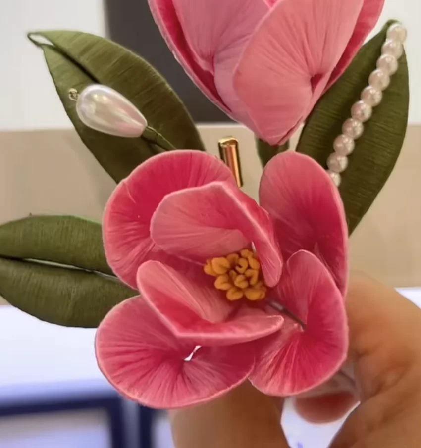 

Chinese Handmade Wrapped Flowers Tulip Hairpins Cheongsam Chest Patterns Traditional Chinese Handmade Floral Accessories