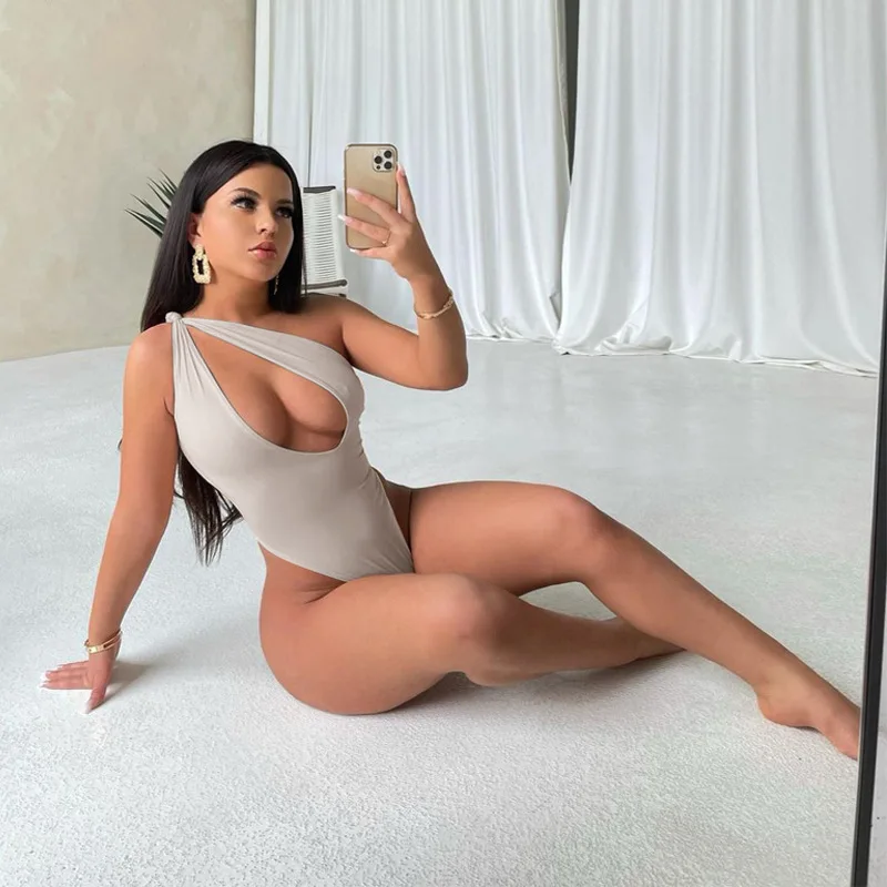 2025 neuer modischer und sexy schräger Schulter-Hohl-Slim-Fit-Overall in einfarbiger Farbe, einfarbig, vielseitiger Hosenträger für Frauen
