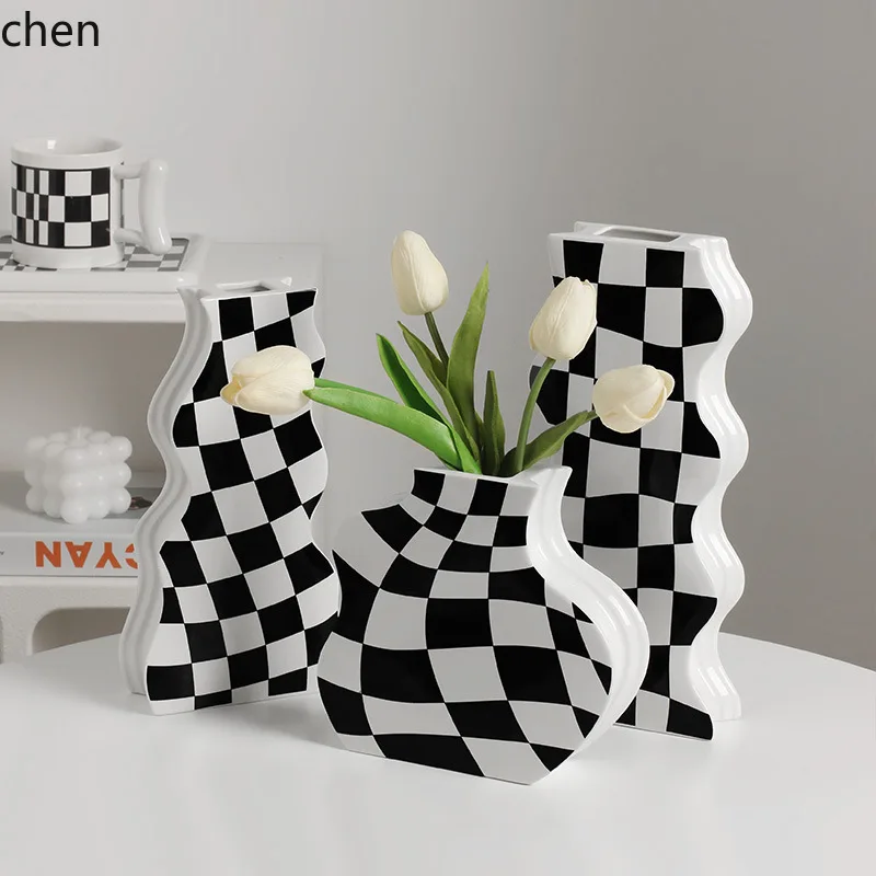 CZ Vintage Checkered Ceramic Vase - High-End Home Decor for Living Room Tabletop Flower Arrangement Ornament
