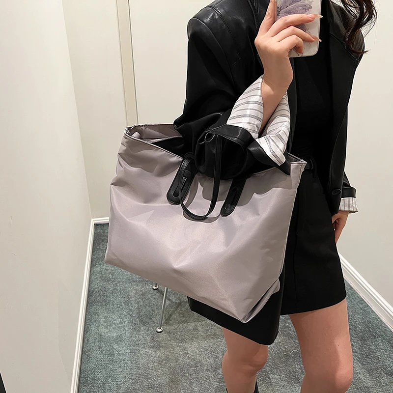 Large Capacity New Fashion Versatile Women's Nylon Cloth Single Shoulder Tote Bag Leisure Simple Outdoor Commuter Storage Bags