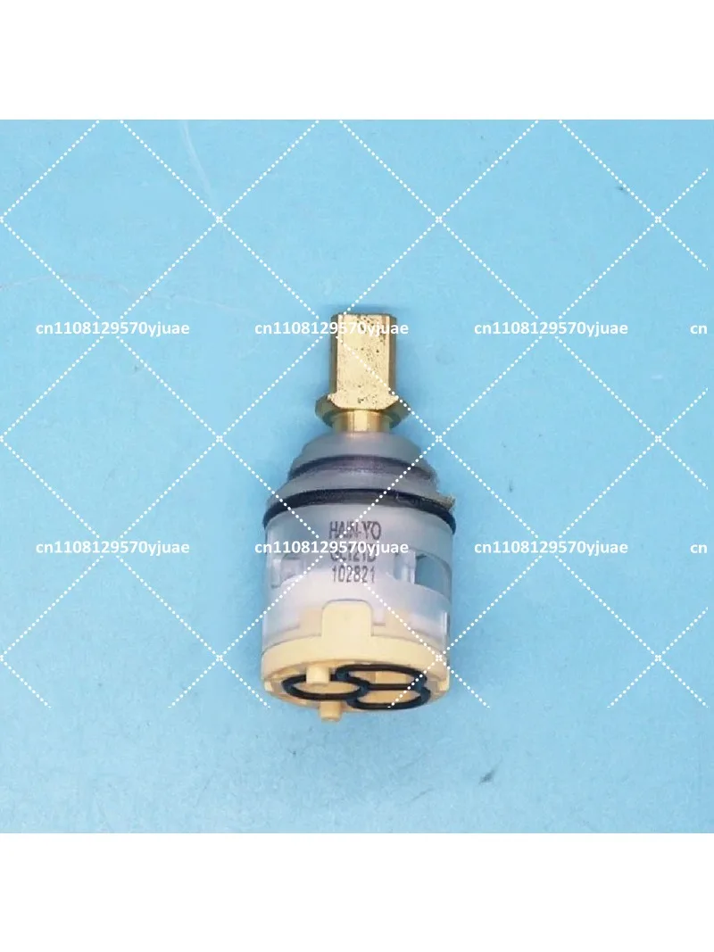 Hot and Cold Mixer Faucet with Ceramic Spool, Flat Foot 25mm Diameter for Kitchen Sink