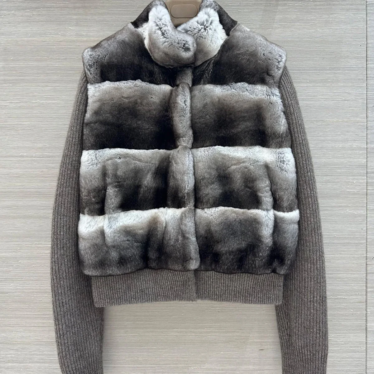 High Quality Plush Knit Sleeve Jacket For Women Stand Collar Gradient Furry Short Coat Warm Winter Outerwear lyt261055