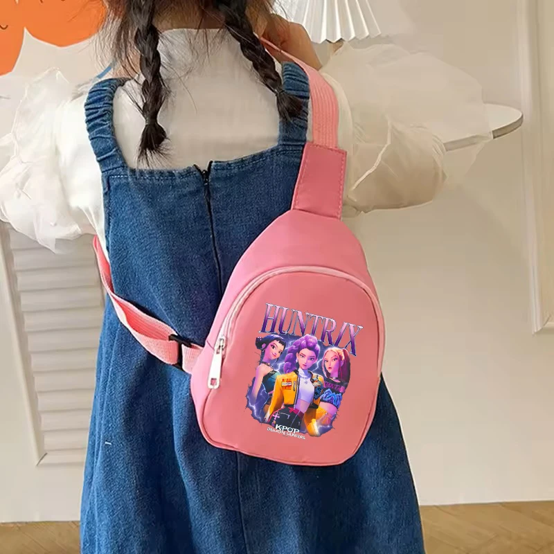 

Новая детская нагрудная сумка KPop Demon Hunters с принтом, легкая сумка через плечо на одно плечо, популярная детская нагрудная сумка из фильмов для девочек и мальчиков