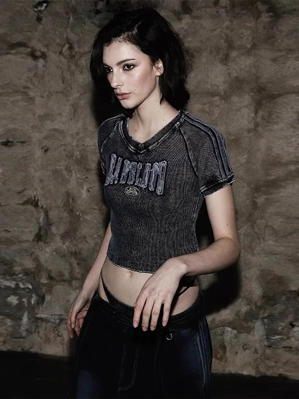 

Джинсовая футболка с v-образным вырезом в стиле ретро в американском стиле, базовый ор Све, модный хлопковый повседневный топ с вышивкой High Street для женщин