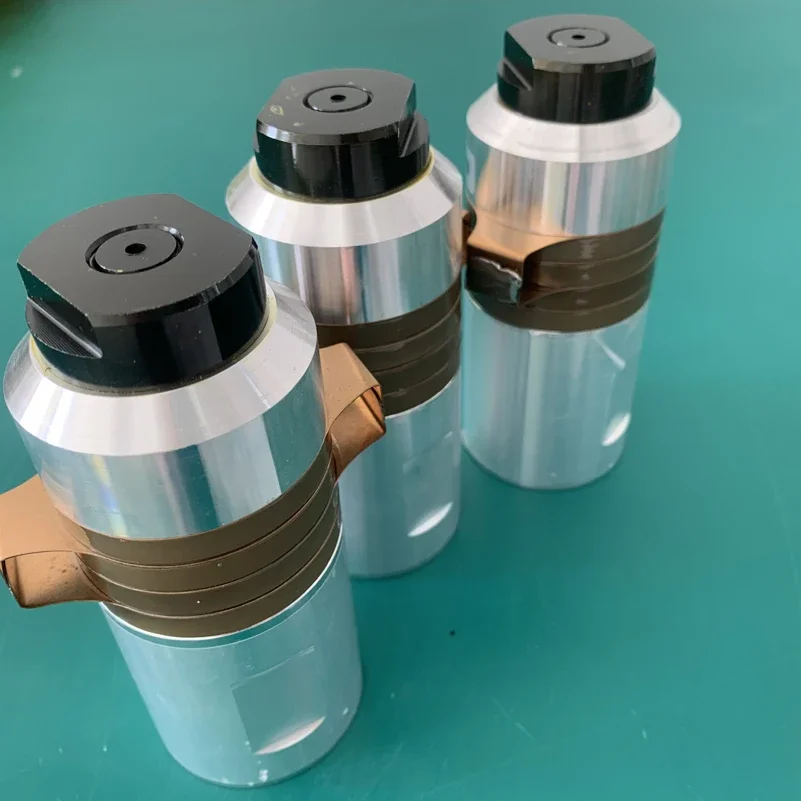 20KHZ 1800W Ultrasonic Transducers For Welding Equipment