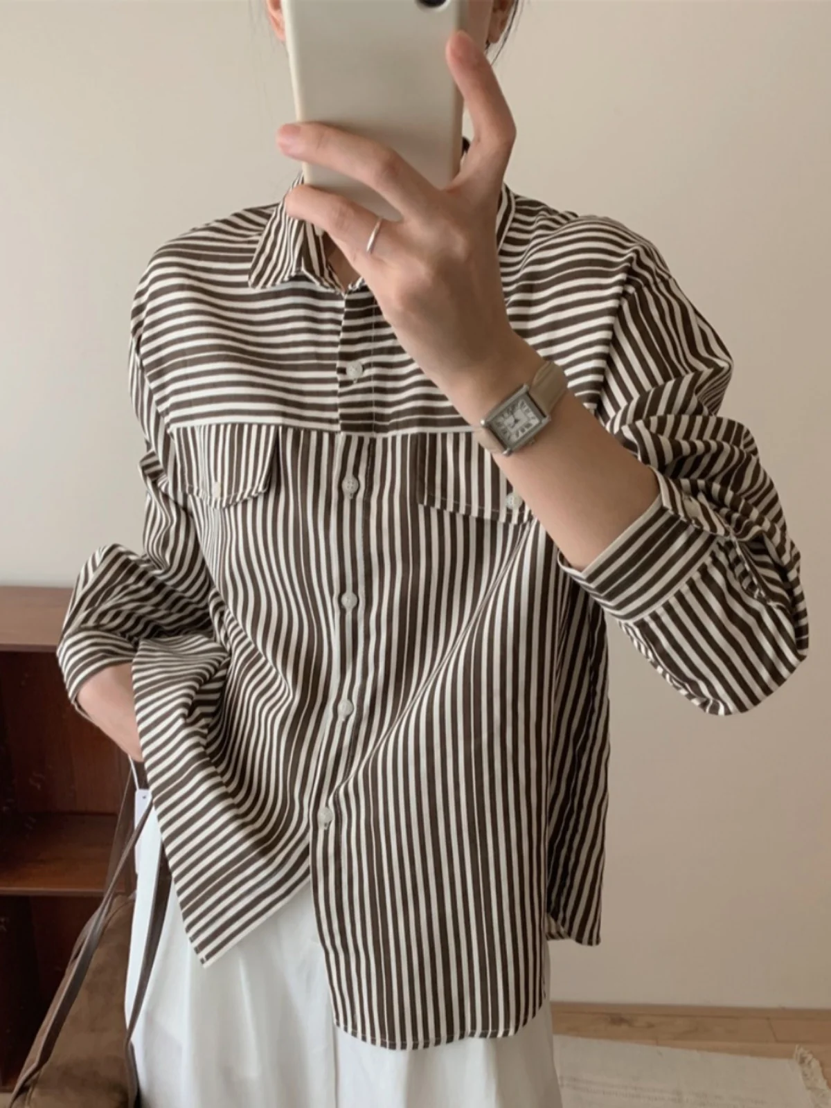 세련된 스트라이프 루즈 여성 셔츠 빈티지 포켓 디자인 초가을 세련된 버튼 업 긴 소매 폴로 넥 레귤러 길이