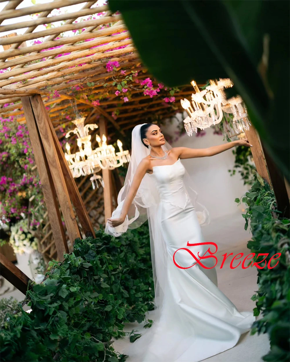 ที่กําหนดเองคุณภาพสูงสีขาวซาตินชุดแต่งงานอารมณ์ Strapless Ruched ชุดเจ้าสาวไข่มุกเปิดกลับชุดนางเงือก