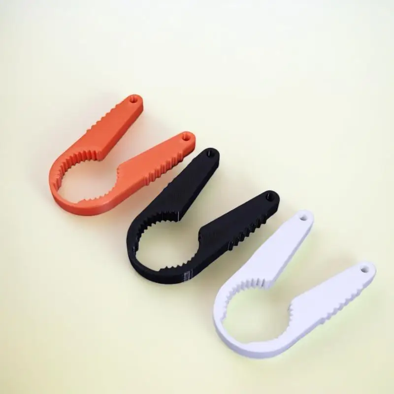 Gear Design Ergonomischer universeller Flaschenöffner mit Kunststoffkappe für Getränkeflaschen