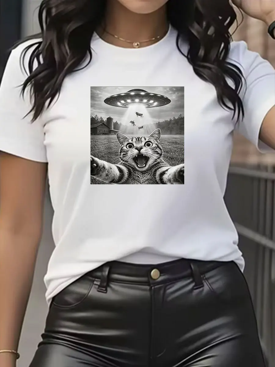 New fashion alien UFO sci-fi alien kitten pattern T-shirt, Y2K alien cat selfie, UFO novelty gift, women's fun cat quote T-shirt