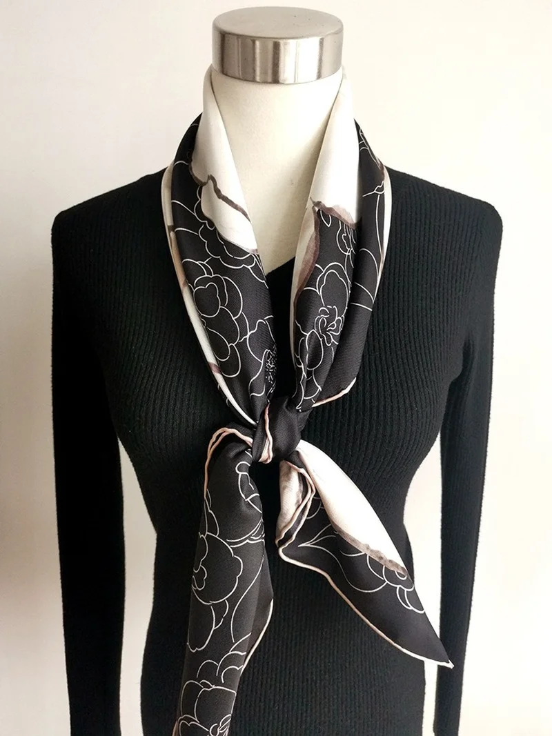 High-end Elegant Women's Exquisite Rose Print Quality Twill Silk Hand-rolled Edge Versatile Large Square Scarf Shawls