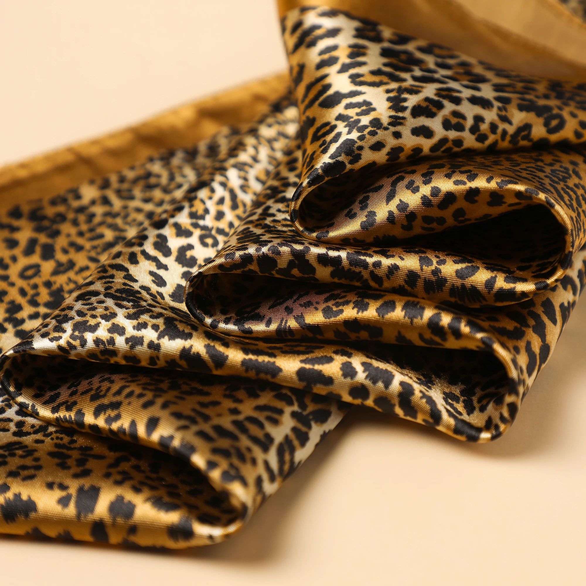 Luxury Leopard print Print Female Silk Neck Scarf Square Hair Scarves Foulard Head Band Shawls Wraps Neckerchief Bandana Women