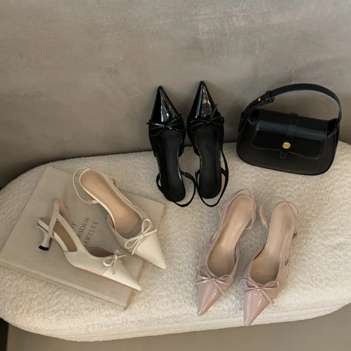 クリアヒールコンフォートシューズ-レディース-クローズドトゥサンダル-女性用-ベージュ-ポインテッドトゥ-ローヒール-ブラック-ガールズ-リボン-スティレット-オープン-2025-ラバー-s