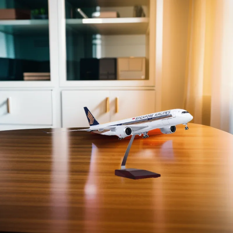 

47CM 1/142 Scale Airplane Airbus A350 Singapore Airline Model W Light & Wheel Diecast Plastic Resin Plane Collection Decoration
