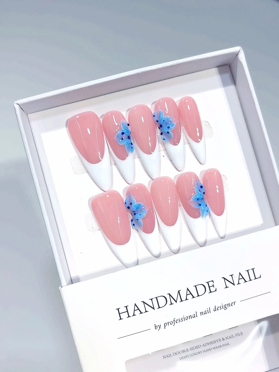 Nail art alla moda a punta di media lunghezza intagliata tridimensionale in stile francese (C391)