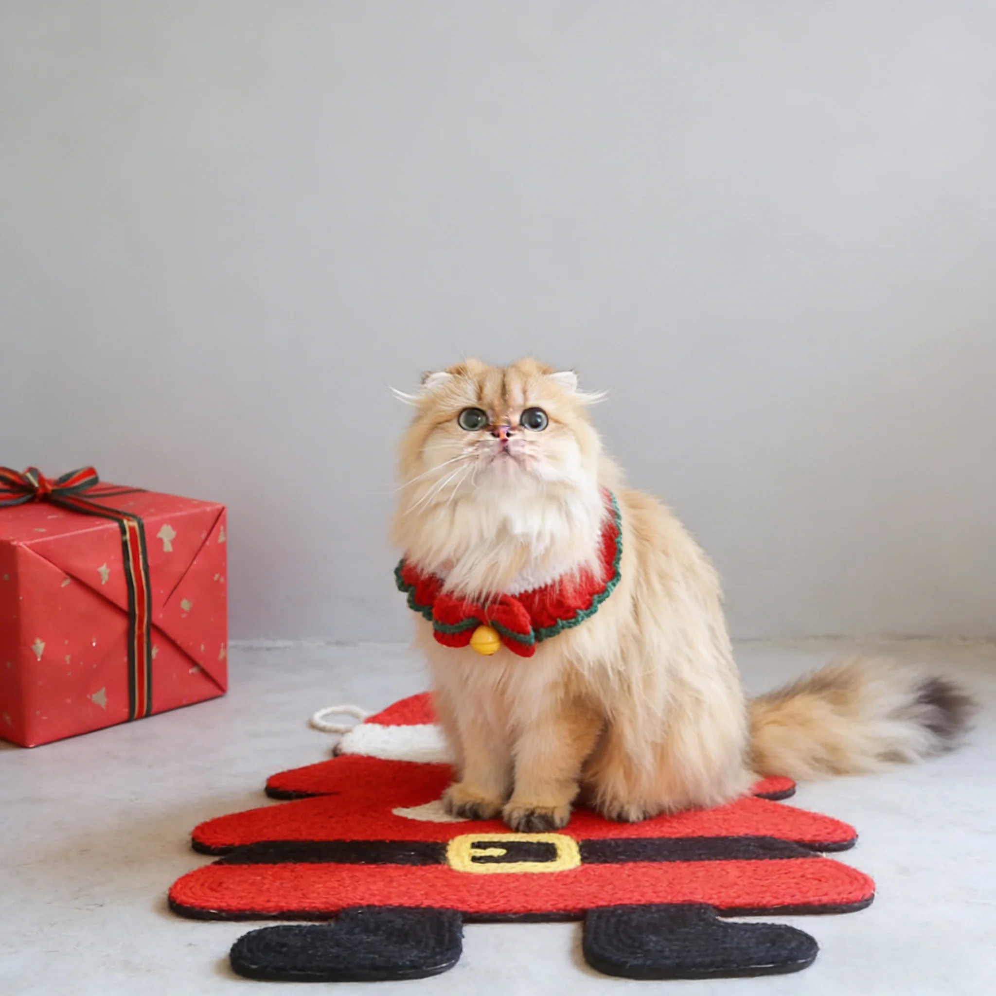 

Christmas Tree Cat Scratcher Cartoon Cat Scratching board Sofa Protection Ornaments Natural Sisal Cat Scratching Board for Pet