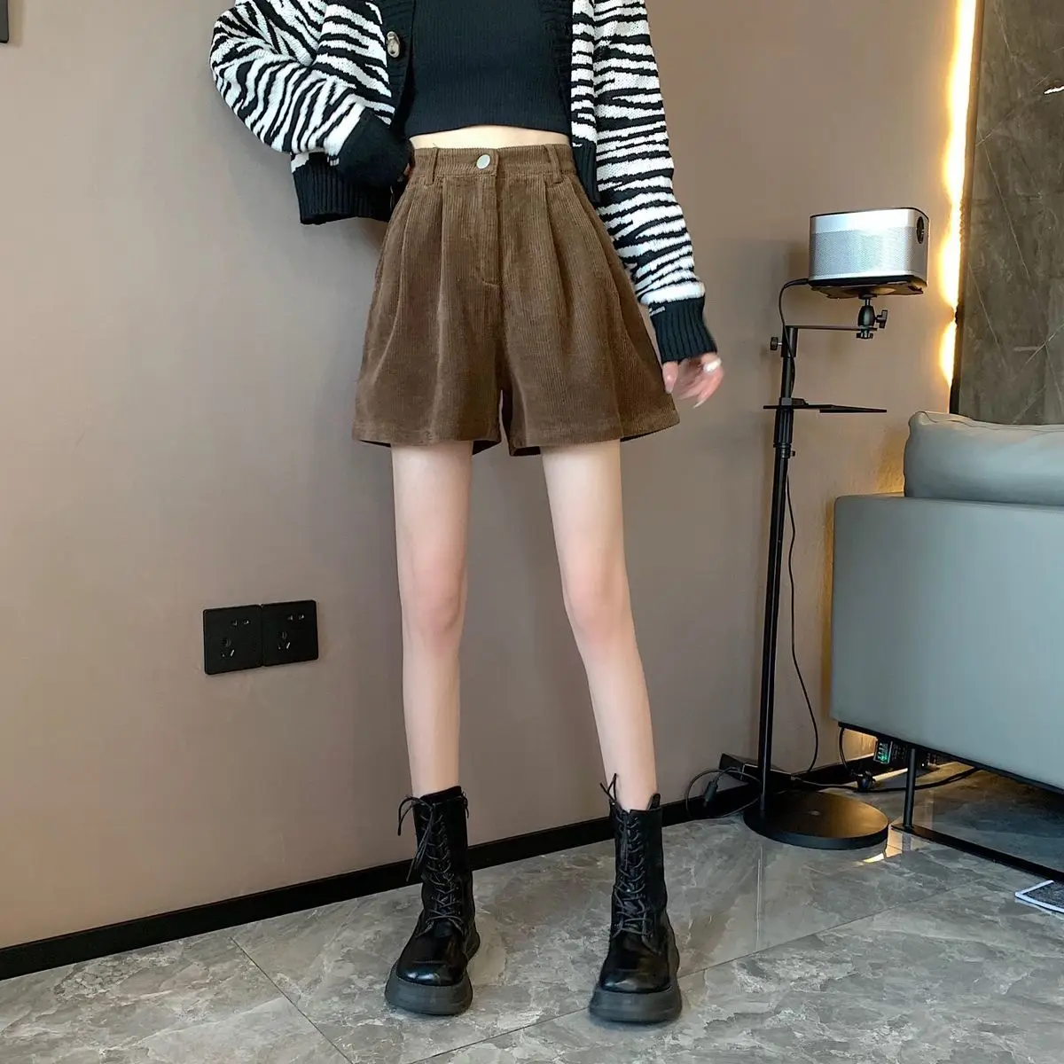 Shorts Women Wide Leg Corduroy High Waist Autumn College New Vintage Girlish Harajuku Stylish Street Wear Hipster Femme Y2k Hot