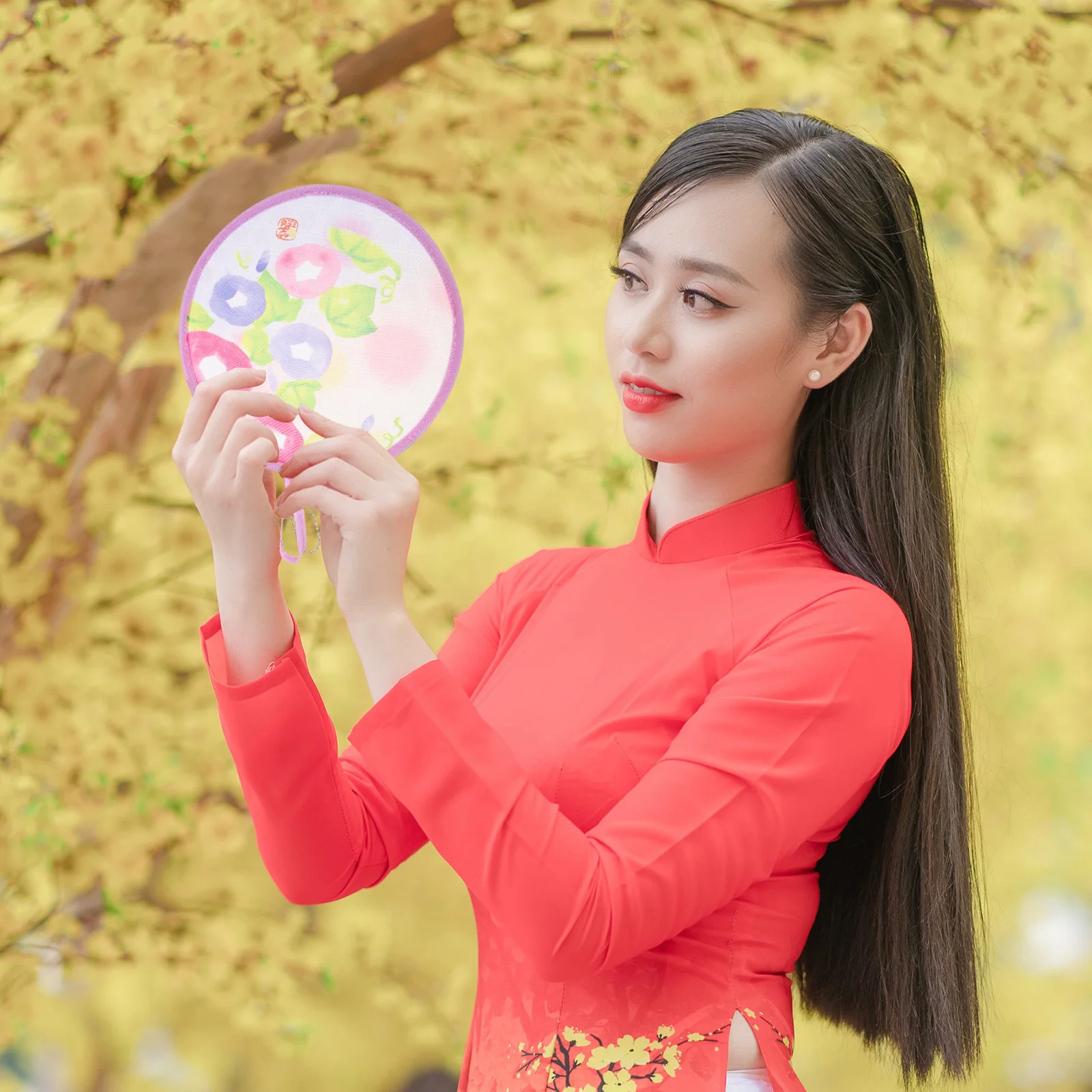 

4pcs Japanese Folding Fans Handheld Round Mini Portable Kids Fan Performance Circular FansVintage Design Safe Material Easy