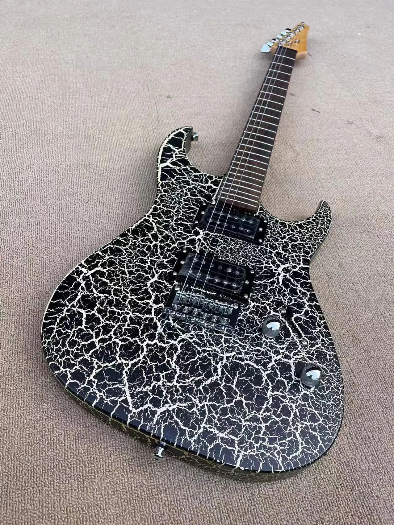 Hand Made Marble Black Electric Guitar 24 Frets Floyd Rose Tremolo Bridge Black Hardware