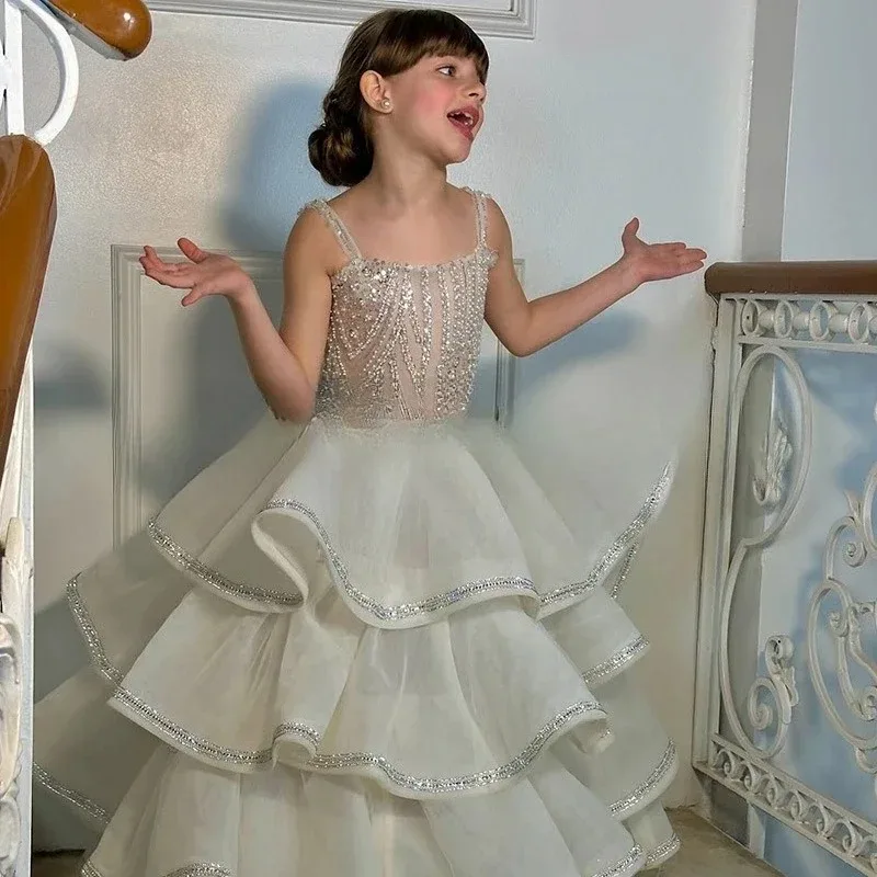 فساتين فتاة الزهور الحمالة لحفلات الزفاف بطبقات كريستالية بطول الأرض لالتقاط الصور فساتين التواصل الأول حسب الطلب