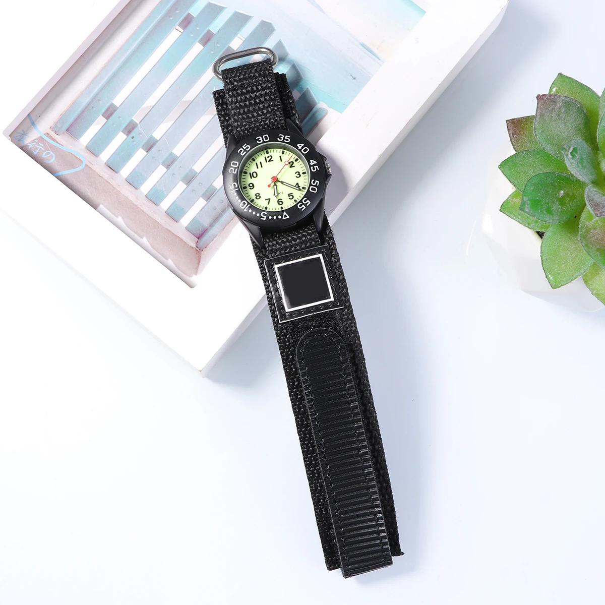 Watch Black Stylish Nylon Woven Waterproof Quartz Time Date Display Cute Unisex Design for Birthday Party Gift