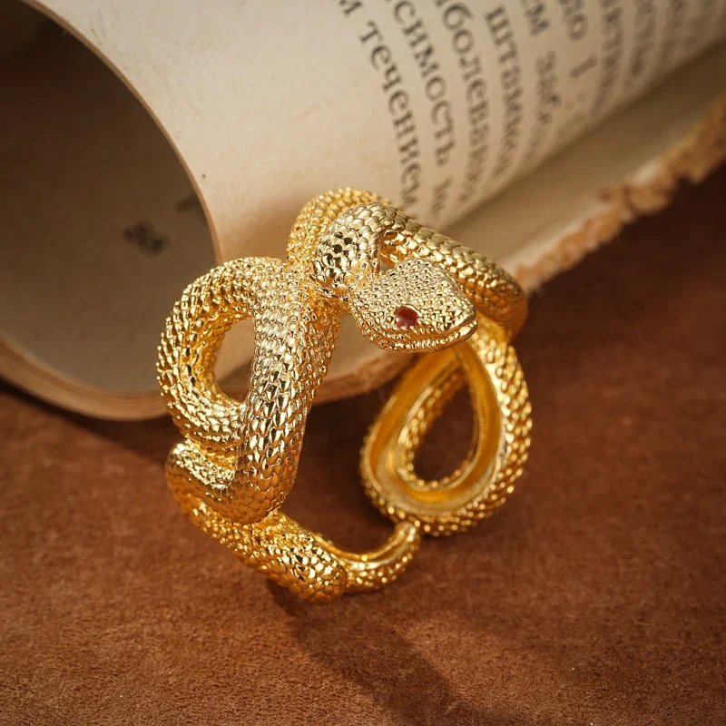 

Vintage Personalized Twisted Python Adjustable Ring Men and Women Punk Gold Color Three-dimensional Snake Ring Creative Jewelry