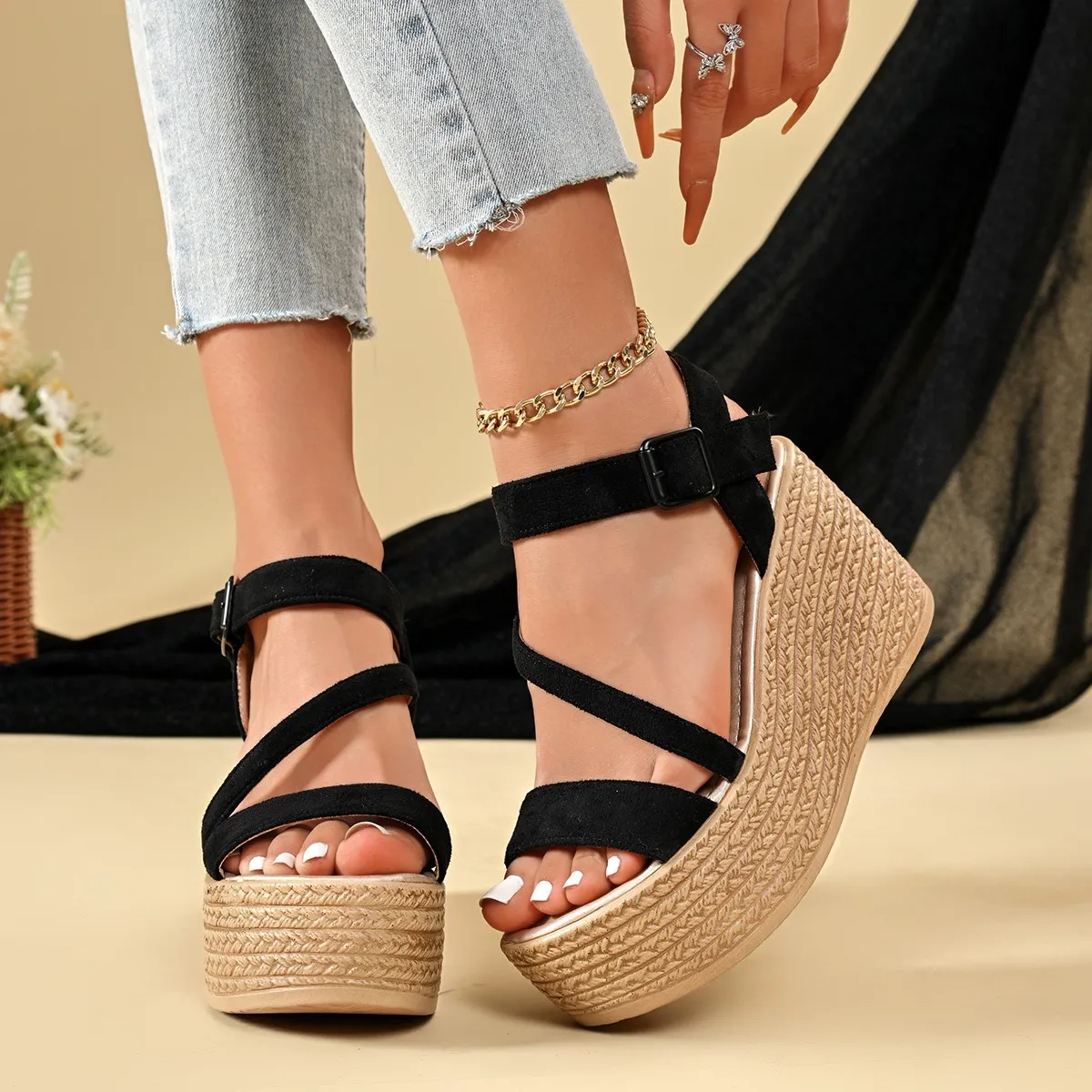 

Новые летние стильные модные удобные износостойкие сандалии на платформе на танкетке, однотонные замшевые женские сандалии на платформе