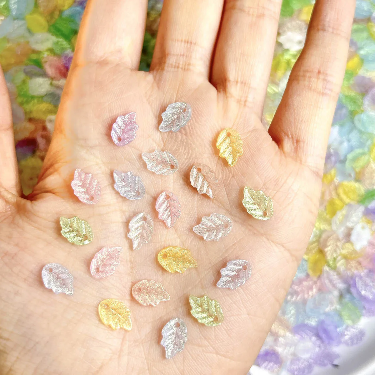 단색 리얼리스틱 발광 잎 네일 참 3D 미세 반짝이 레진 구멍 뚫린 잎 네일 아트 장식 DIY 팔찌 네일