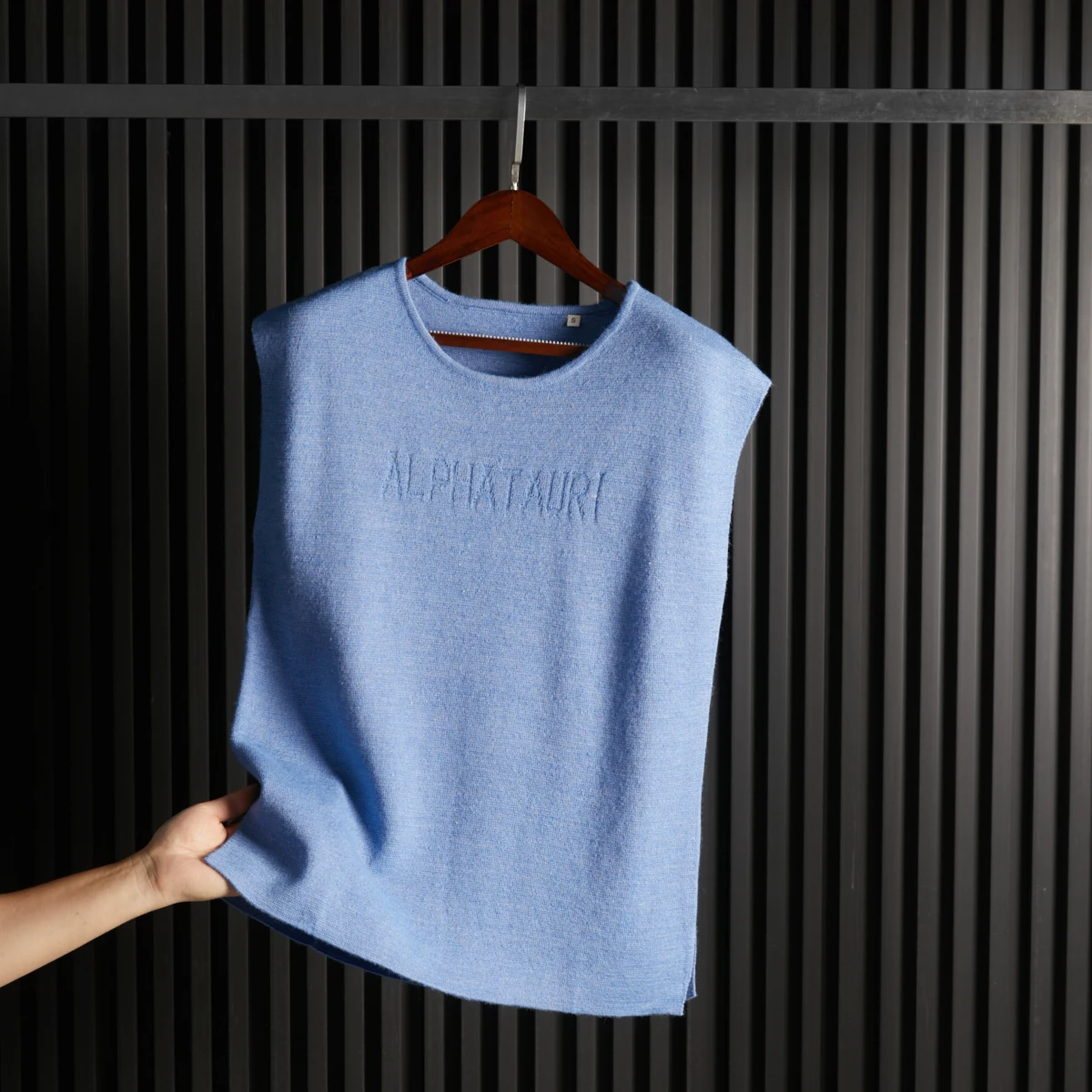 

High-End Men's Wool Blend Silk Knitted Vest Faion Urban Winter Stand Fit Knitwear round Ne Casual Scenarios