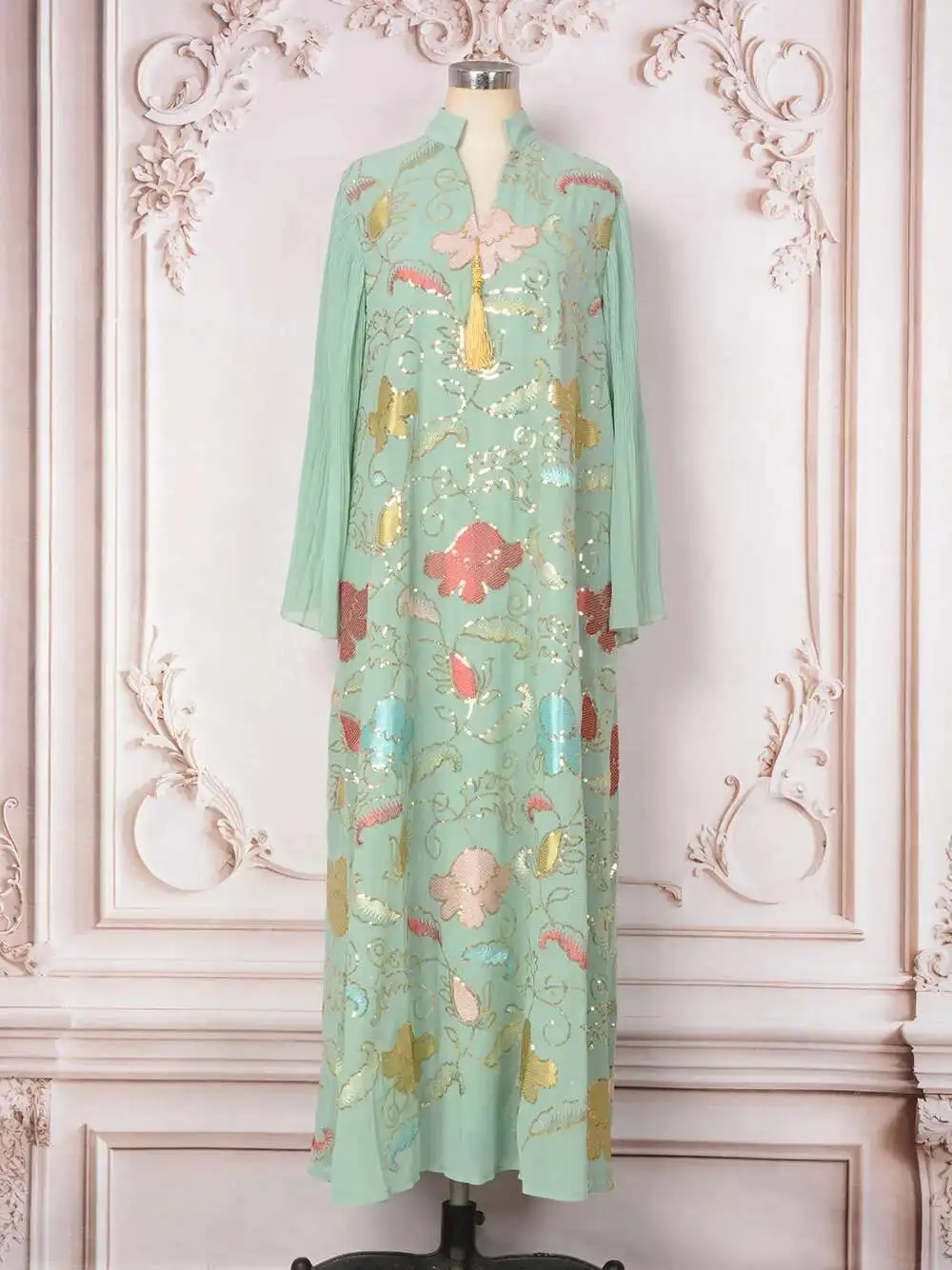 Mode nouvelle broderie paillettes gland décoré Robe Robe musulmane longue Robe plissée à manches longues Robe Islam élégant
