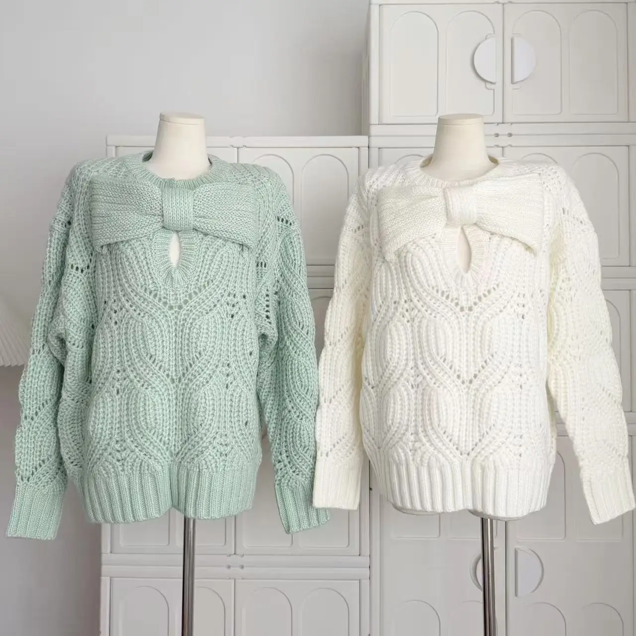 

Женский вязаный свитер с бантом, осень-зима, однотонные пуловеры с длинными рукавами и круглым вырезом, корейский стиль, нежный простой шикарный свитер