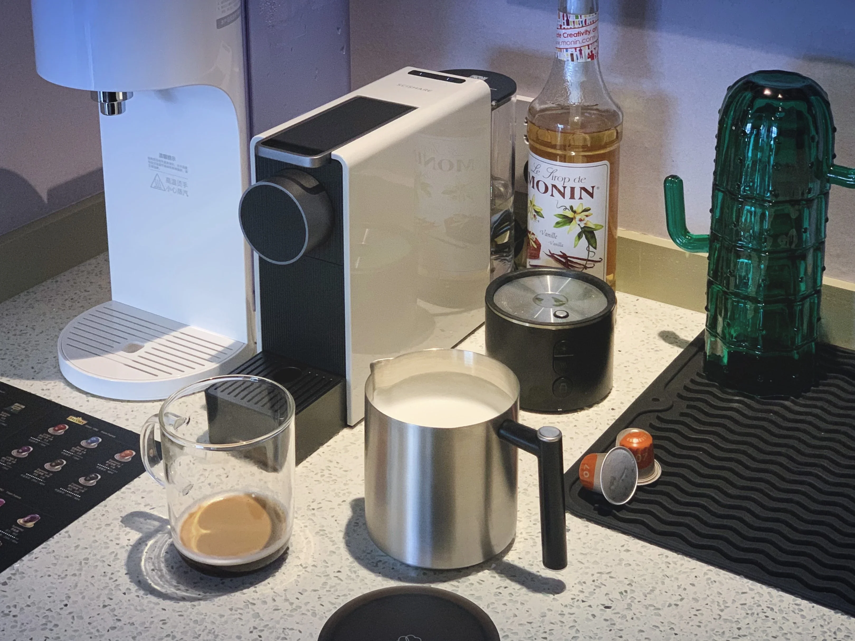 Mini Nous Pha cino Phro ، Gia Cánh