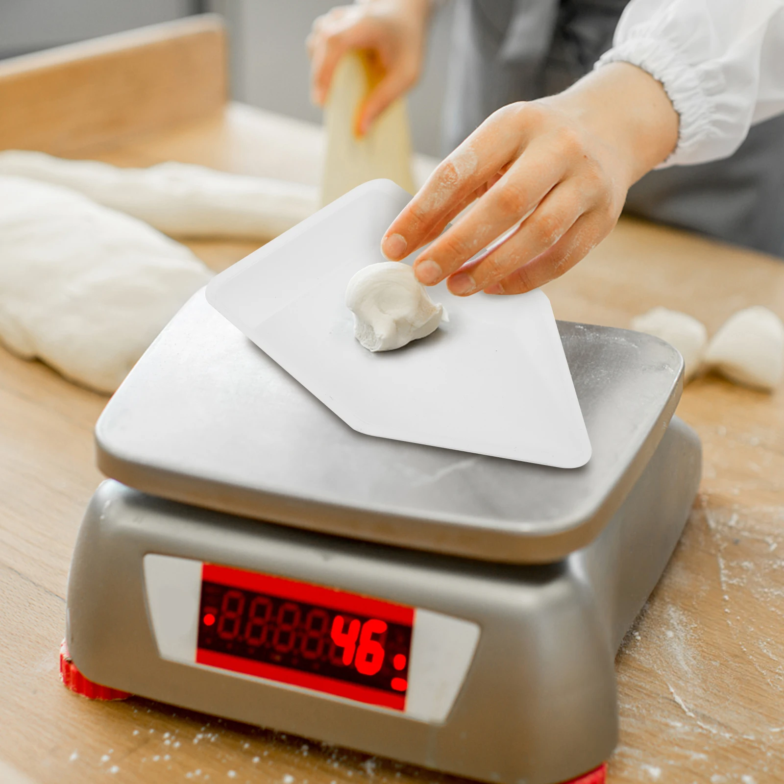 

Disposable Weighing Trays Food Safe Plastic Measuring Mixing Powder Liquid Anti Static Non Stick Surface Accurate Biologically