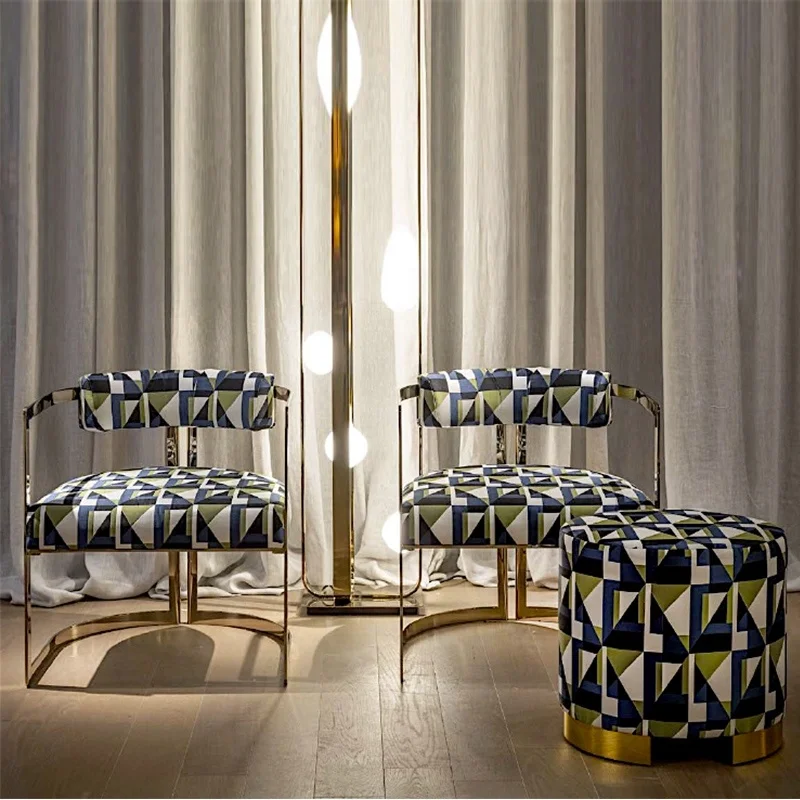 Sillas doradas de fábrica para hotel, sillón de ocio de diseñador de cuero metálico, café, diseño de lujo nórdico, sillón de salón moderno