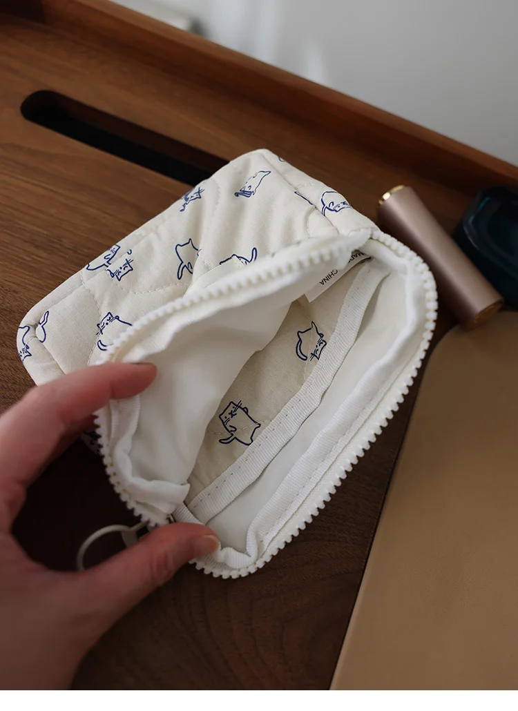 Hygieneartikel-Tasche, Kartentasche, Cartoon-Handbemaltes Kätzchen, niedliche quadratische tragbare Aufbewahrungstasche, Mädchen-Physiologietasche, Kosmetiktasche – Detail 3