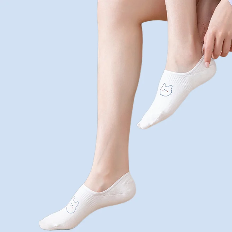 Chaussettes de bateau de dessin animé blanc pour femmes, chaussettes d'équipage invisibles coordonnantes en silicone, chaussettes peu profondes, chaussettes de croquis d'été, chaussettes fines mignonnes, 5 paires