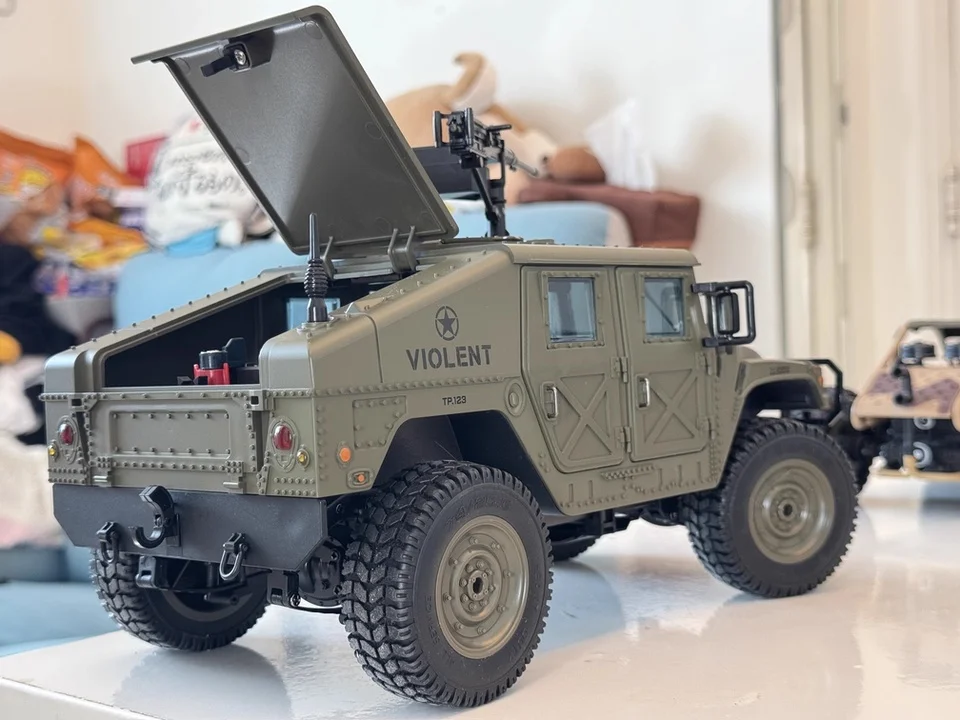 Jjrc 1:12 c8835 tração nas quatro rodas rc fora de estrada veículo de controle remoto simulação fora de estrada escalada carro brinquedo ao ar livre meninos presente