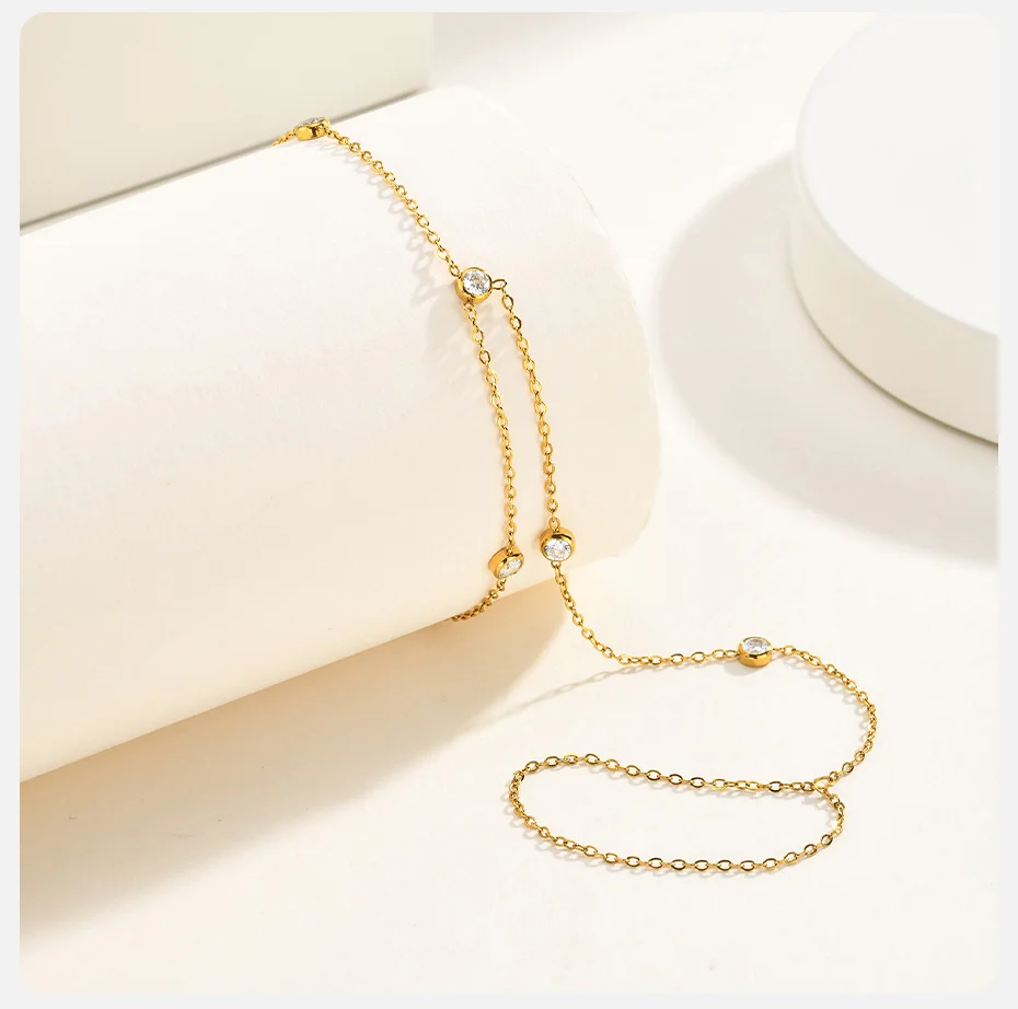 Vnox Bohemia Edelstahl Zehenring Fußkettchen für Damen, vergoldet, mit weißem Zirkon, Kettenfußkettchen, Barfuß-Feiertags-Strandfußschmuck – Detail 6