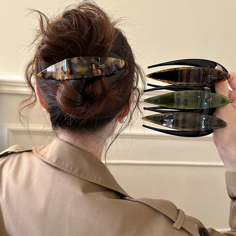 

Acetate Water Wave Large Duckbill Clip for Women's Nape Hairstyle Elegant Hair Clip with Horizontal Bar Hair Accessory