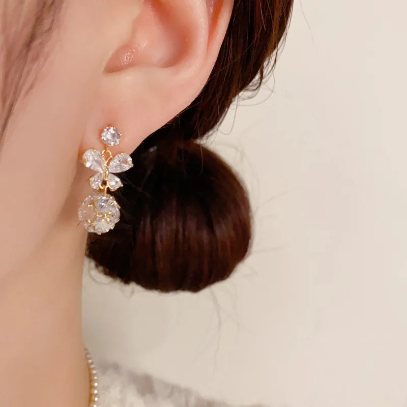 مايكرو مطعمة الزركون فراشة الكرة ياردروب أزياء رائعة ومتعددة الاستخدامات سوبر فلاش المتخصصة تصميم الأقراط الفاخرة