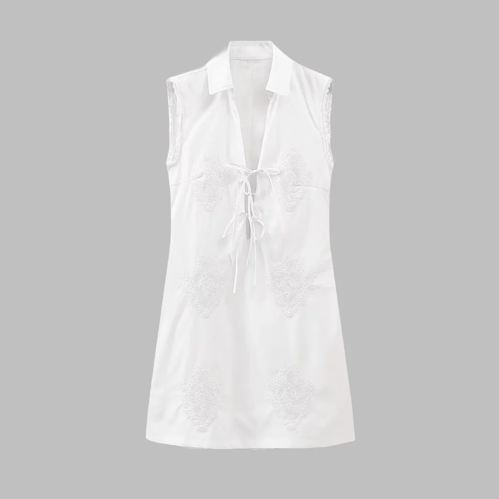 

2024 Women's Dress White Fresh Fashion Casual Strap Embroidered V Neck