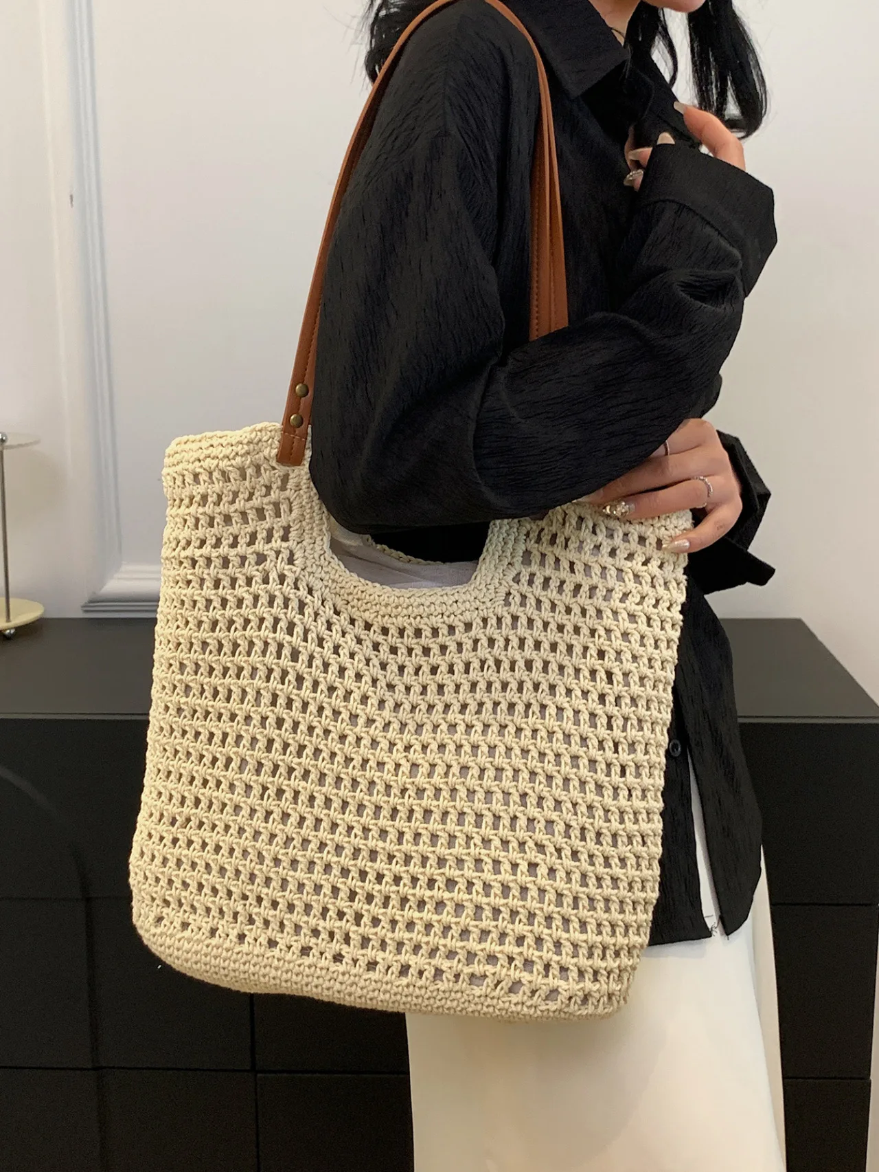 

2026 New Large-Capacity Single-Shoulder Cotton Woven Bag, New Hollow Mesh Tote Bag, Seaside Vacation Beach Bag