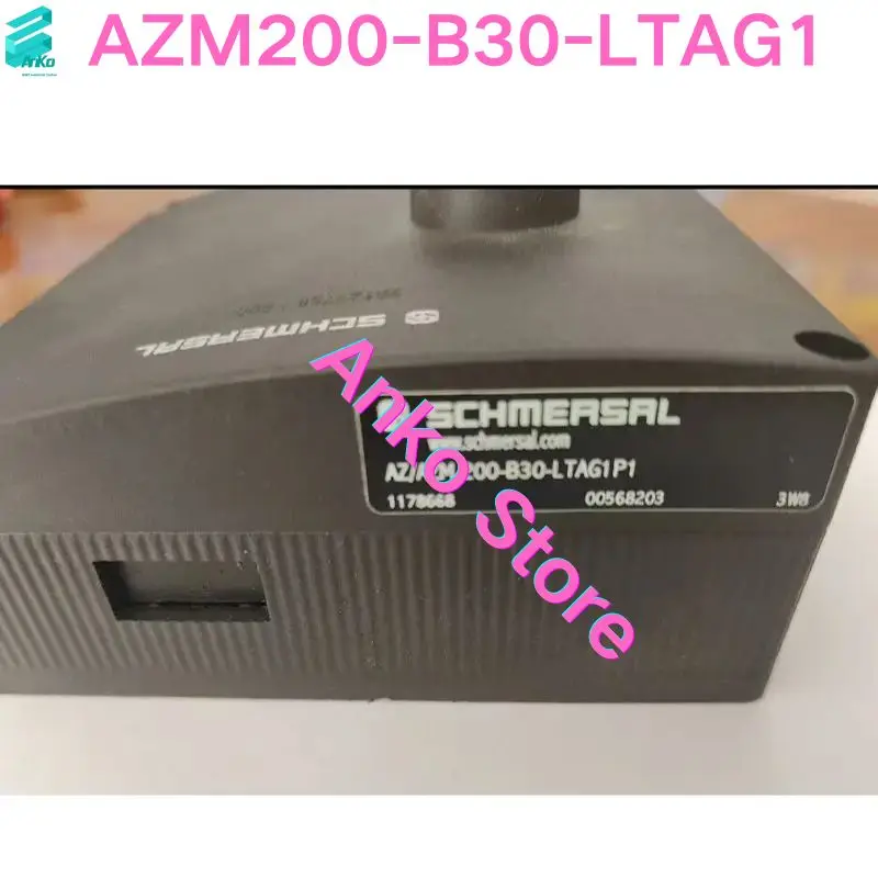 Brand-new  Safety interlock switch AZM200-B30-LTAG1 image 4