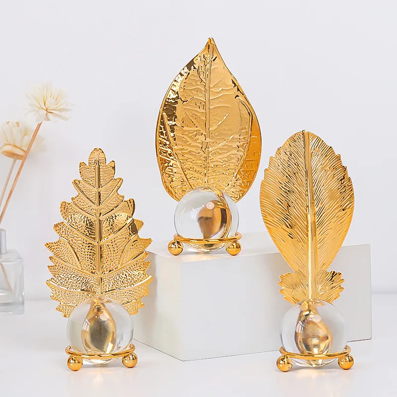 Iron Art Oak Leafs Crystal Ball Ornament Modern Minimalist Home Desktop Creative Metal Maple Leaf Ornament