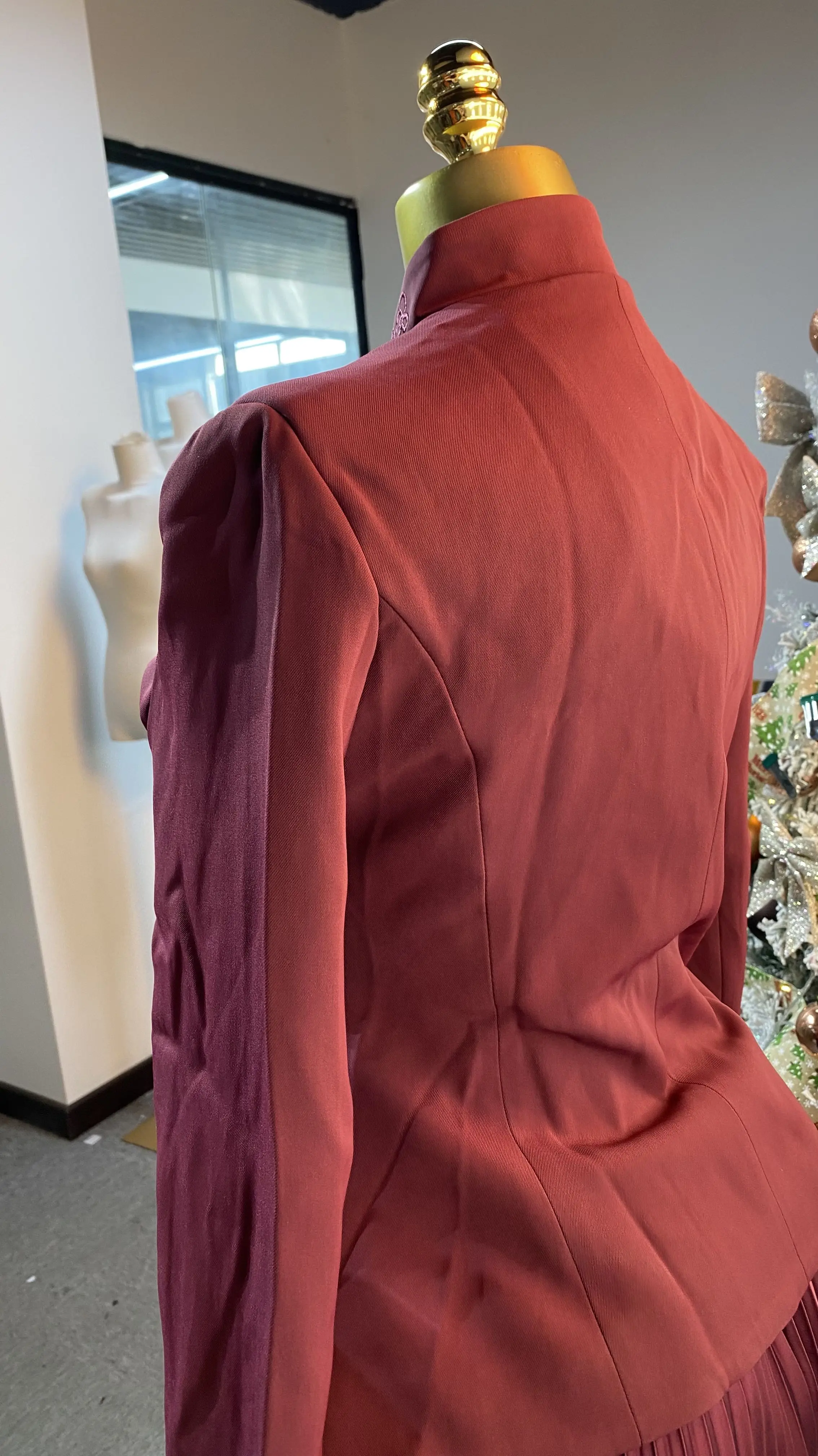 Women's elegant French sports jacket and high-waisted pleated skirt suit with 3D embroidery design - new style.-GZXX252