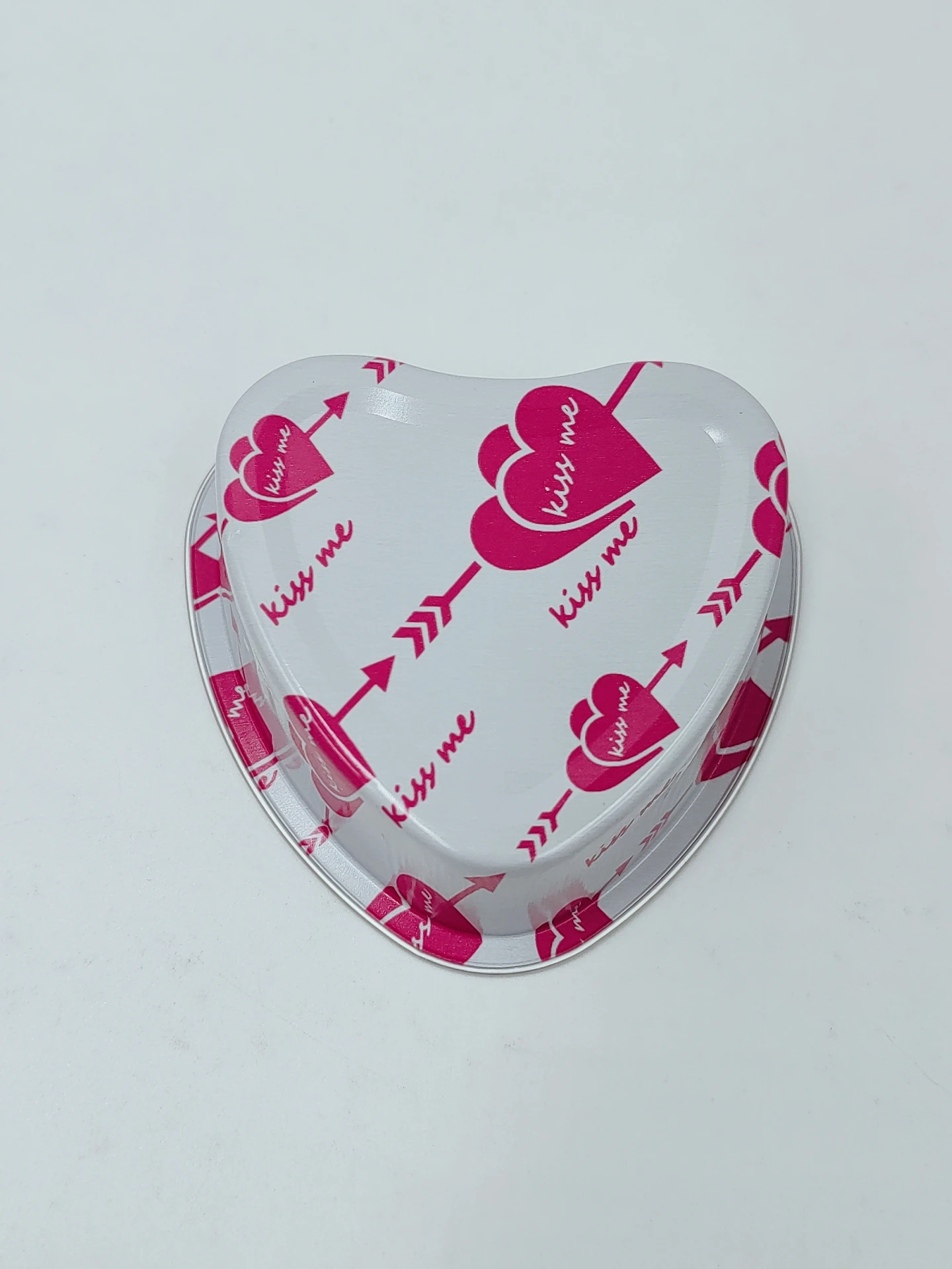 20pcs Heart-Shaped Aluminum Foil Cake Cups with Lids,Heat Resistant Baking Cups, Pudding Cupcake Cup,Perfect for Valentine\'s Day
