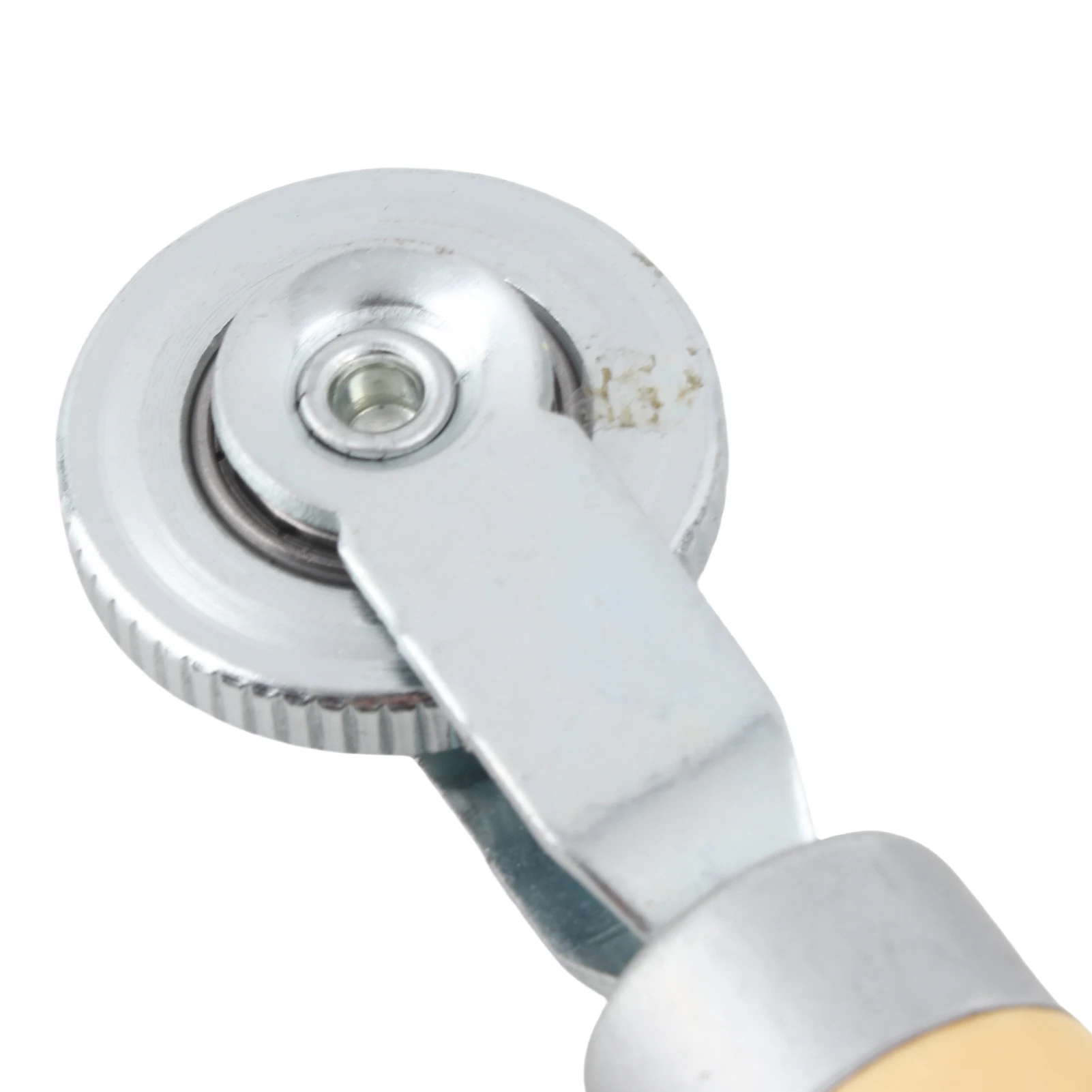 Kit di strumenti per la riparazione dei pneumatici, incluso rullo e raschietto di riparazione da 6 mm, toppa e rinforzo dei pneumatici, facile da usare, adatto per auto e motocicli